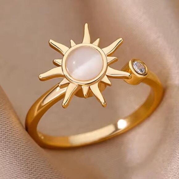 Gold Sun Spinner Ring – Rotating Celestial Design with White Stone & Crystal - Picture 1 of 7